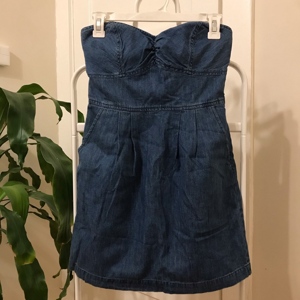 Strapless dress w/ pockets!